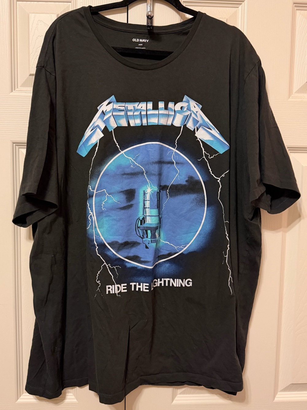 Old Navy Black Metallica Ride The Lightning Graphic Tee with Blue & White Design
